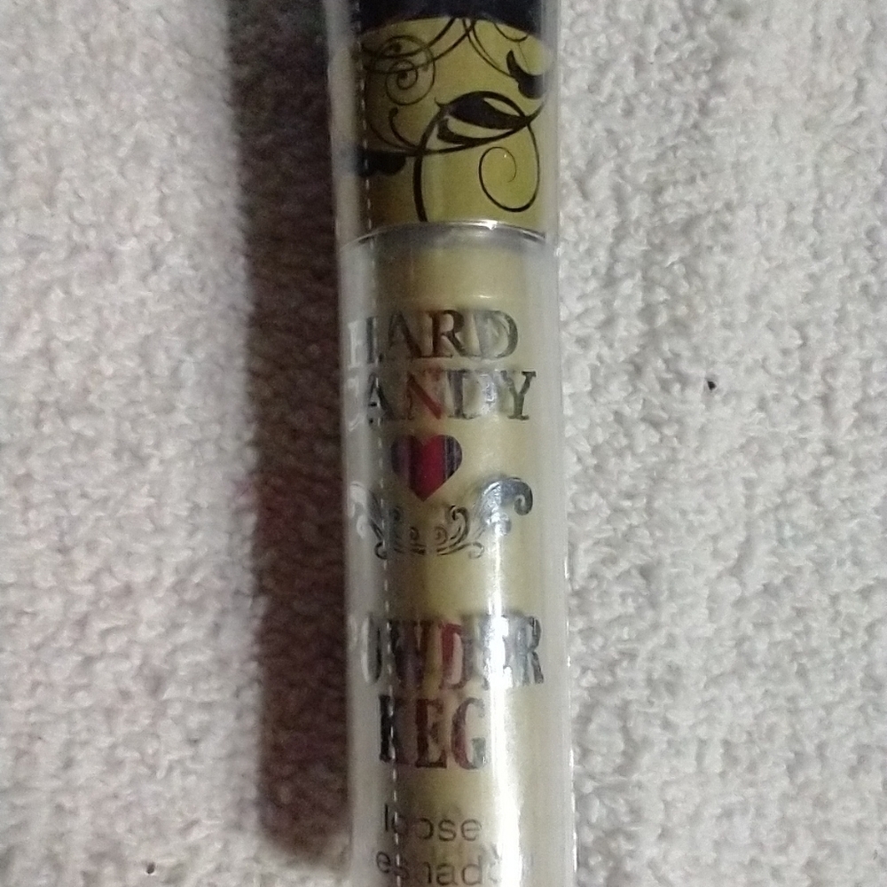 Hard candy powder keg loose eyeshadow 306 trouble maker